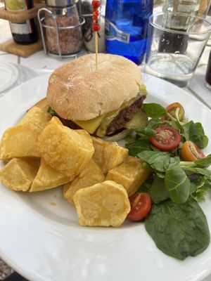 Vegan hamburger (look at that cheese!!🥲)  at Melitón Jardin in Altea