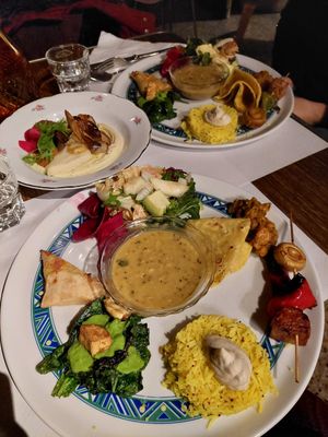 Altra cena: piatto misto indiano! E in mezzo antipastino condiviso at Arbusto in Faenza