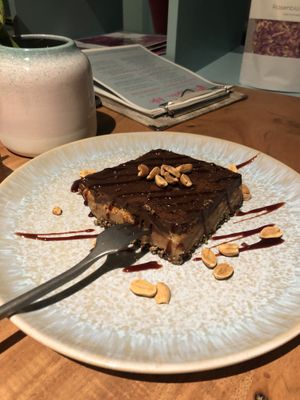 dates peanut crunchy slice   at Energetic Life  in Stuttgart