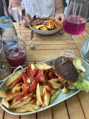 jackfruit burger   at Energetic Life  in Stuttgart