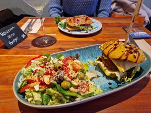 Double Beyond Meat Cheeseburger w/ Salad at Energetic Life  in Stuttgart