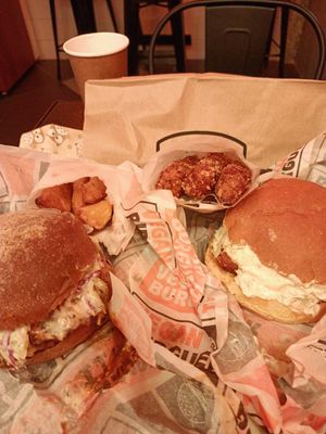 Hambúrguer de jaca e o outro de tofu. at Vegan Ti Burguer  in Rio De Janeiro