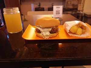 Combo do Marinado com bebida da casa. at Vegan Ti Burguer  in Rio De Janeiro