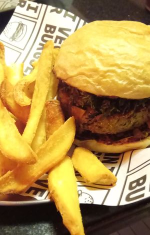 Feijoada Burger com acréscimo de batata canoa  frita at Vegan Ti Burguer  in Rio De Janeiro