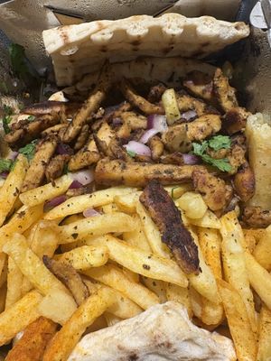 Chick’n gyros portion  at FED BY NATURE in Limassol