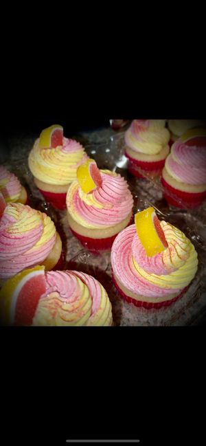 Pink Lemonade cupcakes at Lularoo Cups and Pups in Stoughton