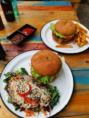 Burgers with integral bread and home made pattys at Planeta Veggie in La Paz