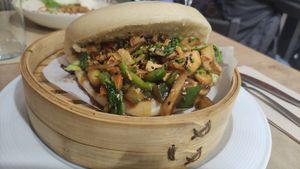 Bao vegano (tofu y verduras, salsa tipo soja) at Senpan in A Coruna
