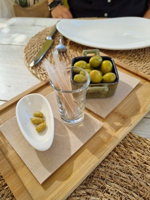 Olives as starter ... at Semsa Beach in Calpe