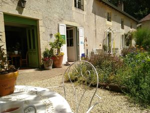 The main entrance at Moulin de la Cueille in Romagne