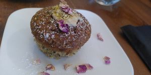 Muffin pistache fleur d'oranger at La Végétalerie - concept store végétal in Saint-brieuc