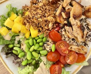 Veganized chicken bowl  at Dean & David - Lister Meile in Hannover