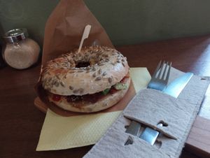 Vegan 🥯 at Můj Bagel in Prague