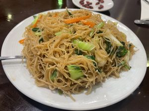 Rice noodles with veggies  at Shi Shan Xuan in Mallorca