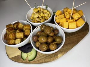 Tapas Tempeh, Vegan Cheese, Olives, Lupins #Veganuary at Vegan Wine and Tapas by Markus in Porto
