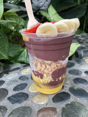 Açai with strawberry & banana #Veganuary at Oakberry in Noosa Heads