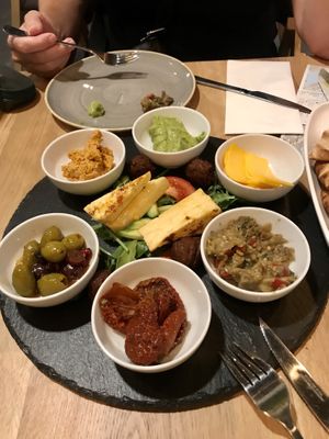 Sharing platter for starters 😋  at Vegan Garden Budapest in Budapest