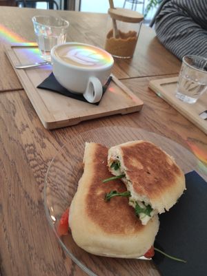 Entrepà de tomàquet, alvocat i rúcula at Fika Coffee in Barcelona