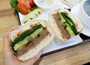 soy burger - size at Fortunate Coffee - 씽푸커피 in Ansan