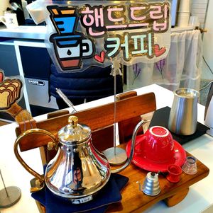 decor at Fortunate Coffee - 씽푸커피 in Ansan