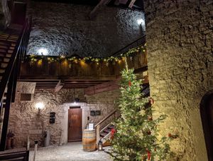 Im Schlossinneren - hier geht es zu den verschiedenen Sälen. at Schlossrestaurant Habsburg  in Habsburg