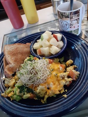 Garden scramble at L.A. Cafe in Waterford