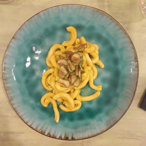 Caserecci pesto di fiori di zucca e anacardi at Magn'etico Osteria Bio & Veg in Borgo San Lorenzo