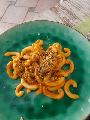home made pasta with pepper cream and pistachio at Magn'etico Osteria Bio & Veg in Borgo San Lorenzo