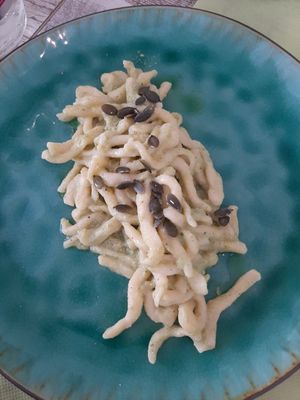 amazing greenish pasta at Magn'etico Osteria Bio & Veg in Borgo San Lorenzo