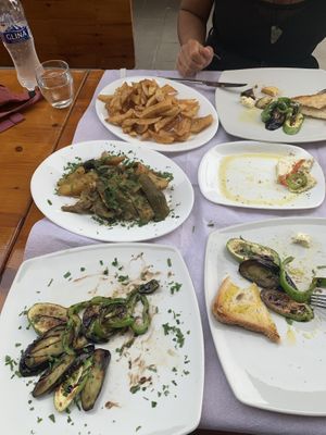 Sehr leckeres, günstiges Essen! Unbedingt ansteuern wenn ihr in der Stadt seid  at Sofra Përmetare in Permet