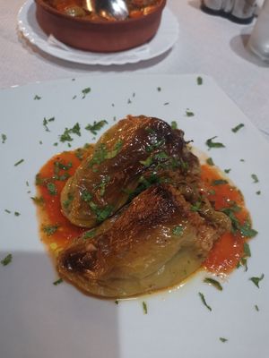 Mit Reis gefüllte Paprikaschoten at Sofra Përmetare in Permet