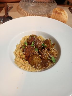 Pone que está temporalmente cerrado, pero está abierto.
Una gran sorpresa estaba todo delicioso.
El trato maravilloso, la mazamorra hay que preguntar, porque a veces le echan lec at LaMundi in Cordoba