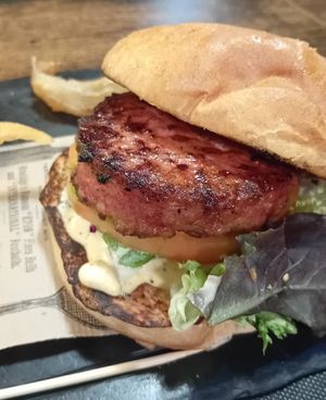 Hamburguesa vegana. at LaMundi in Cordoba