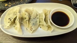 Dumplings mit Sojabohnen at FLOA in Ulm