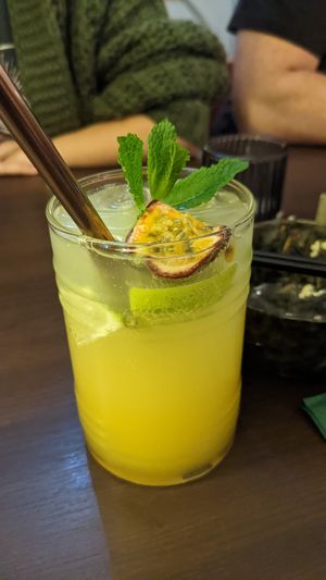 Floa (Passionsfrucht mit Lycheesaft, Limetten und Soda) at FLOA in Ulm