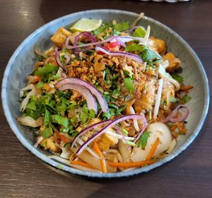 Reisbandnudeln with tofu at FLOA in Ulm