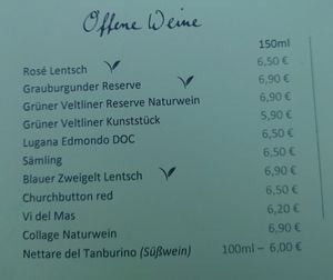 Clearly labelled vegan wines!!!🍷 at Ox&Ehrlich in Lermoos