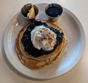 blueberry pancakes at Gnarlys - Swan Dive in Portland