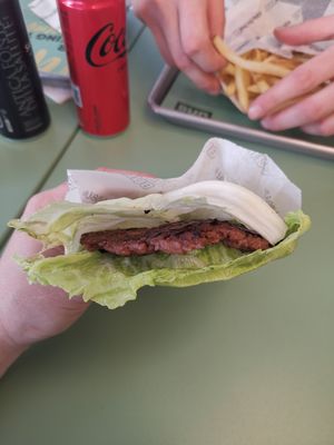 Beyond protein burger veganizzato at Bun Burgers in Milan