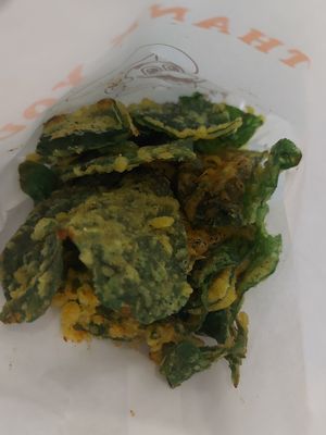 Sweet potato leaves at Gugu Shushu - 菇菇薯薯全素炸物店  in Tainan