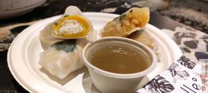 Sugar spring rolls, Mango and caramelized apples at Bulle in Paris