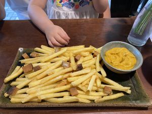 Porção de batata frita com tofu e cheddar  at Noix - Maybe closed in Rio De Janeiro