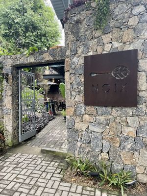 Entrance  at Noix - Maybe closed in Rio De Janeiro