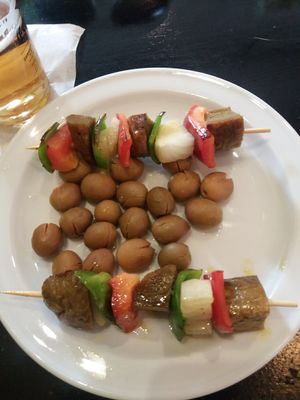 Kebab and olives at El Jergon in Granada