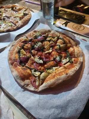 Artichoke pizza at Pizza Locale in Antalya