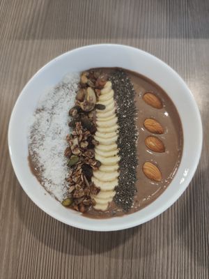 Choco smoothie bowl at ANNIE Sweetery & Eatery in Koh Samui