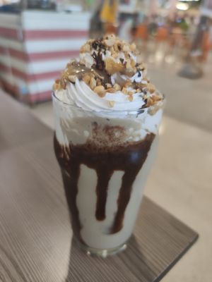 Choco banana peanut butter smoothie at ANNIE Sweetery & Eatery in Koh Samui
