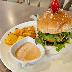 Beyond Burger at ANNIE Sweetery & Eatery in Koh Samui