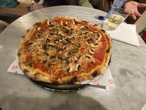 Gung-ho Pizza  at Pizarro in Antwerpen