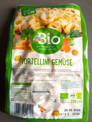 Tortellini semifreschi con ripieno alle verdure at DM Drogerie Markt in Peschiera Del Garda